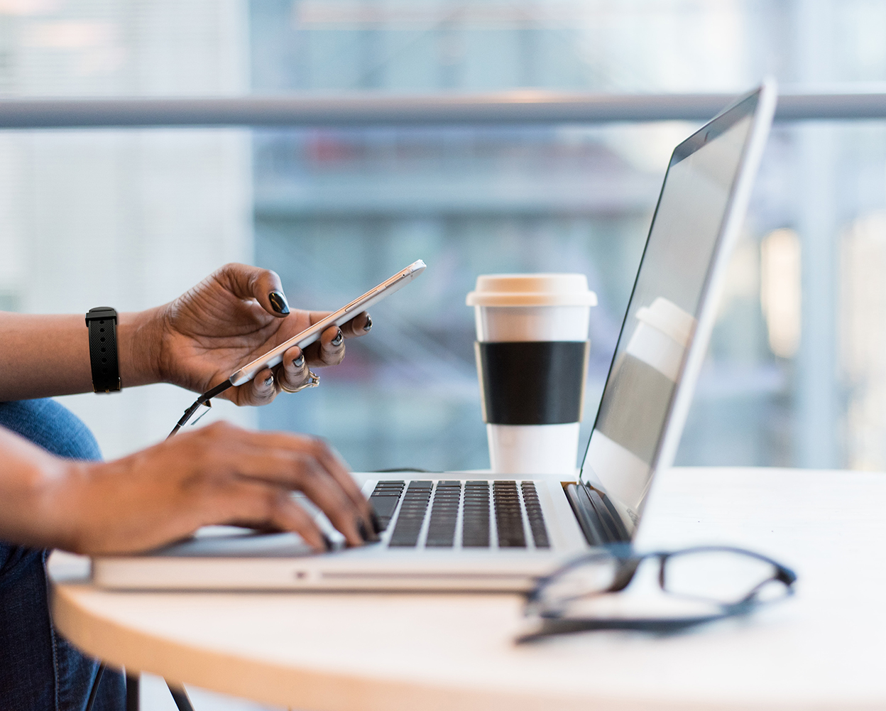 christina-wocintechchat-com-UTw3j_aoIKM-unsplash + device Apps and software
